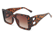 Load image into Gallery viewer, Ladies Oversized Summer Sunglasses
